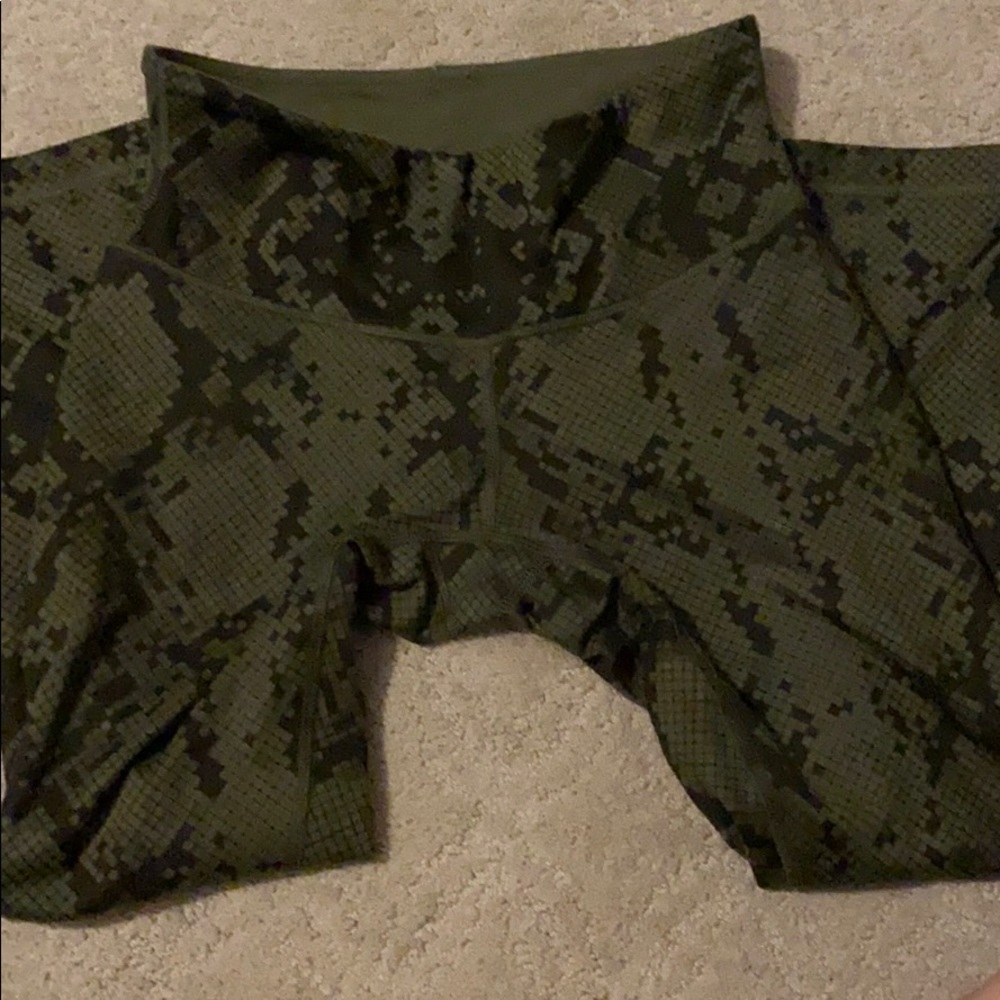 Lululemon capris